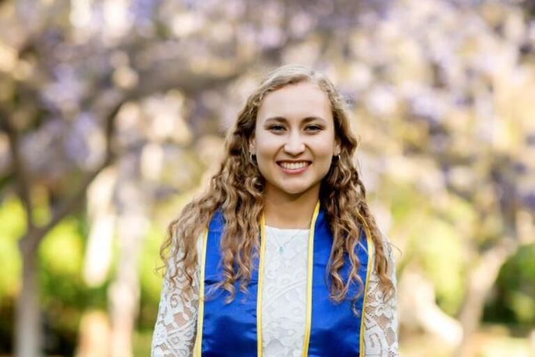 Headshot of Lindsey Fontenot